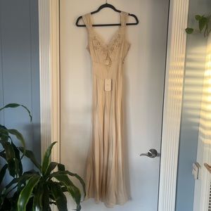 Doen Saoirse Dress NWT 100% Silk